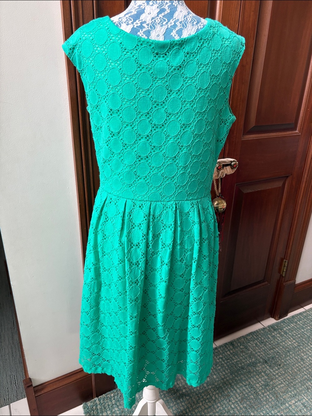 Ronni Nicole eyelet lace circle pattern dress green scoop neck sleeveless/stret - Picture 7 of 11